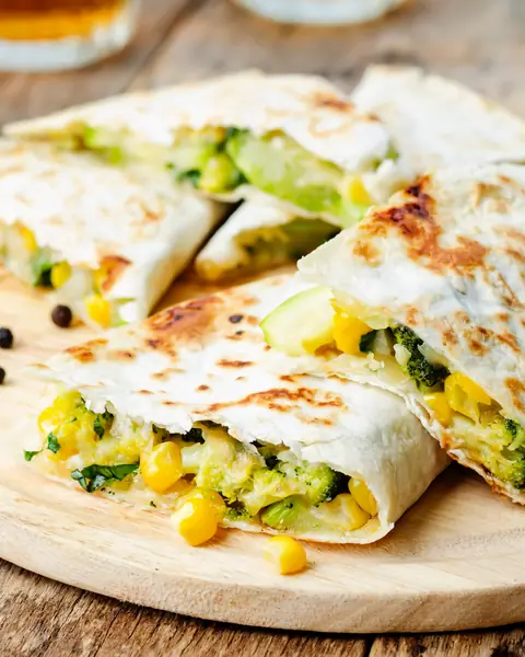 Quesadilla de brócolis e milho